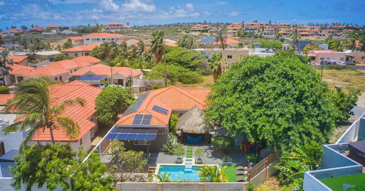 Lama Y Solo Unique Private Room Walking Distance To The Beach Palm Beach Aruba
