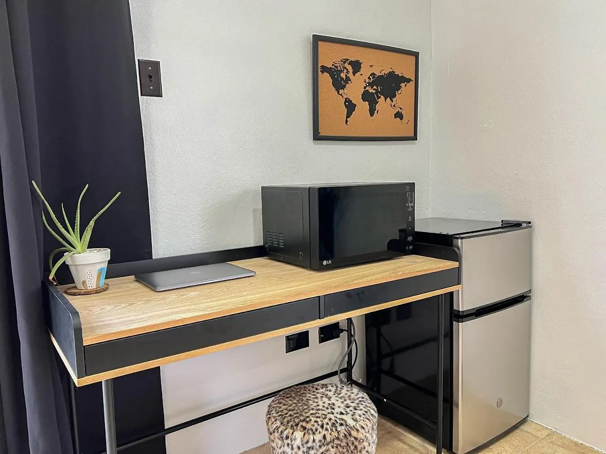 Lama Y Solo Unique Private Room Walking Distance To The Beach Palm Beach Aruba