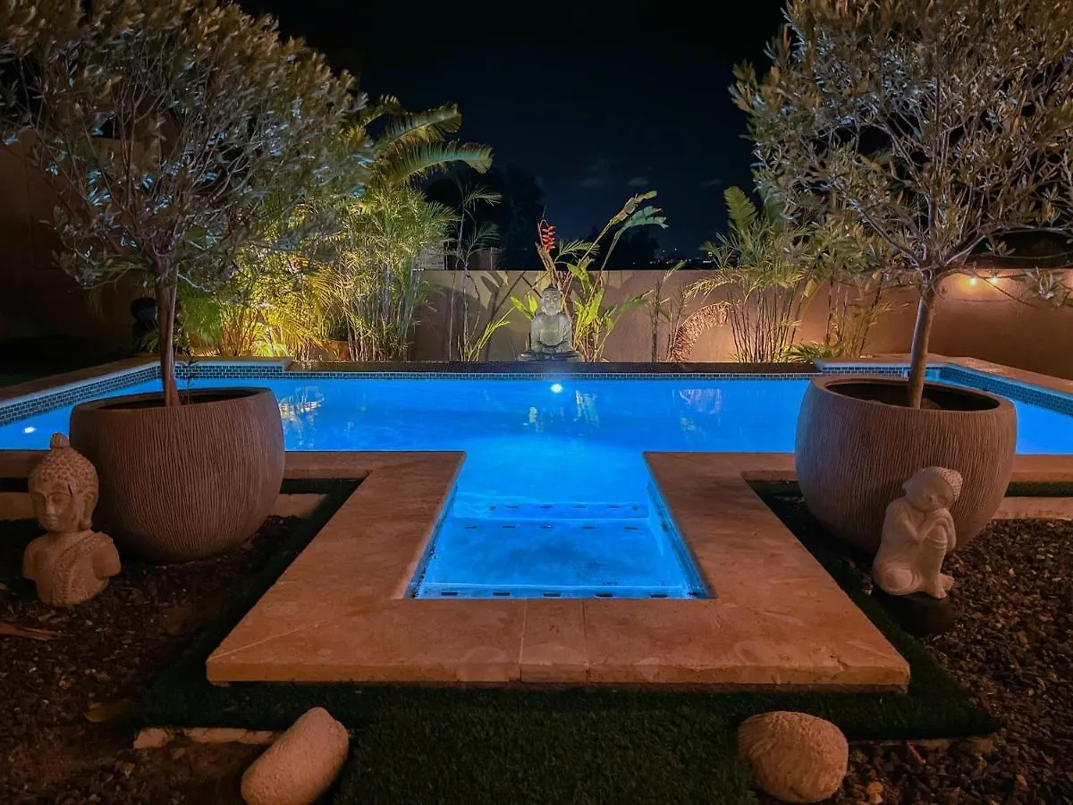 Lama Y Solo Unique Private Room Walking Distance To The Beach Palm Beach Pensión