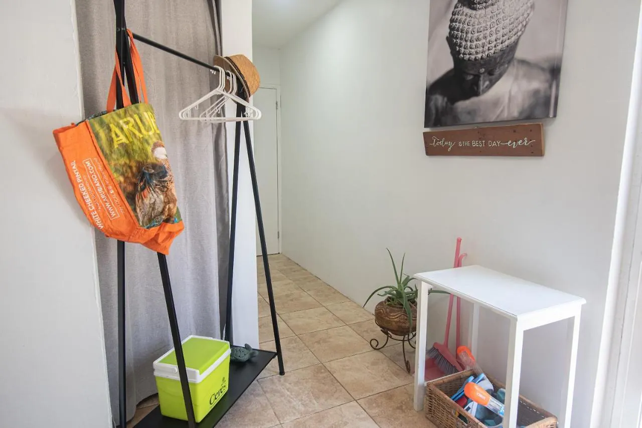 Lama Y Solo Unique Private Room Walking Distance To The Beach Palm Beach 0*,  Aruba